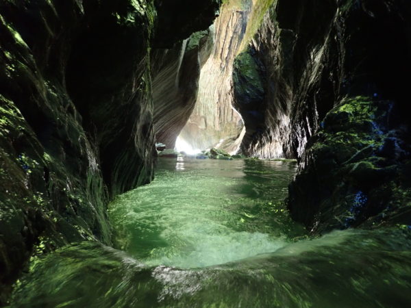 Descenso del cañón del Canceigt en los Pirineos