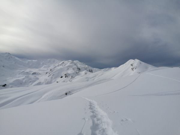 Snowshoeing in the Aneou cirque