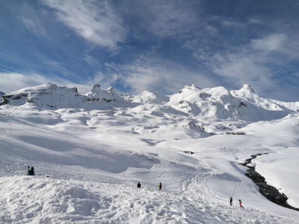 Ski touring in the cirque of Aneou in the Pyrenées Atlantiques 64