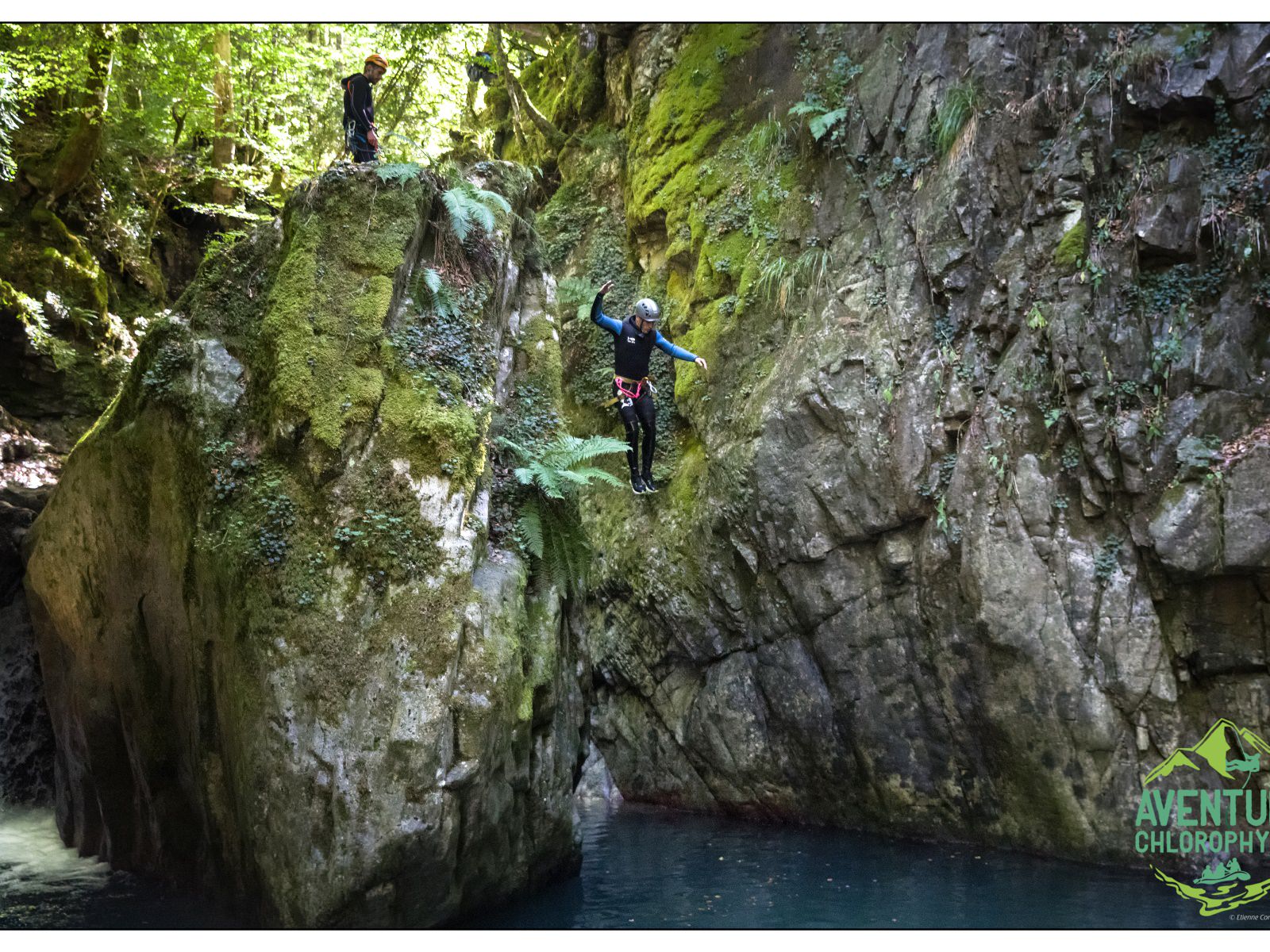 Sprung in den Canyon von Bious - Pyrénées Atlantiques Béarn