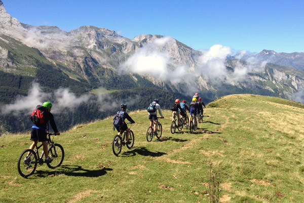 Mountainbiken auf dem Col d'Aubisque, Gourette, Atlantische Pyrenäen 64