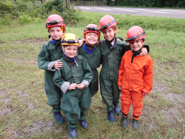 Discovery of caving for children in the Ossau valley 64
