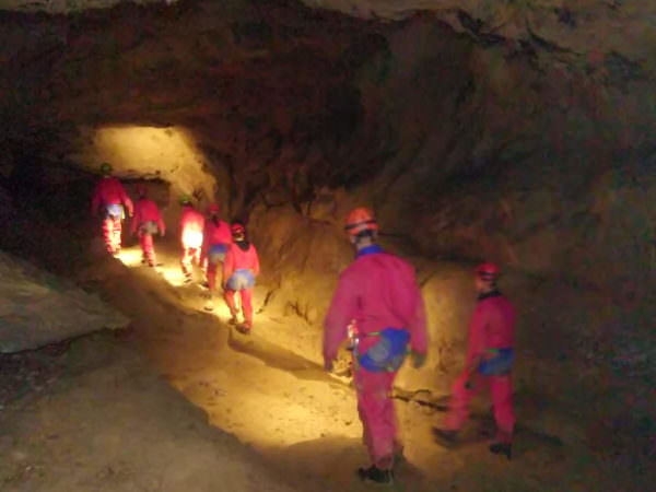 Exploratory caving in the Atlantic Pyrenees 64