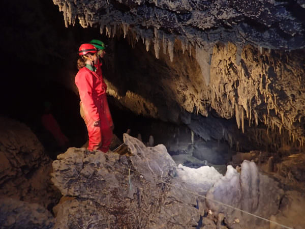 Entdeckung der Höhlenforschung in Rébénacq im Departement Pyrénées Atlantiques 64