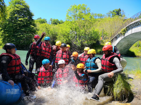 Vertrek voor rafting tocht op de Gave d'Ossau