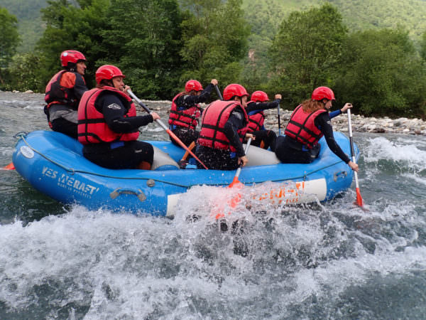 Rafting sensations on the Gave d'Ossau in the Atlantic Pyrenees 64