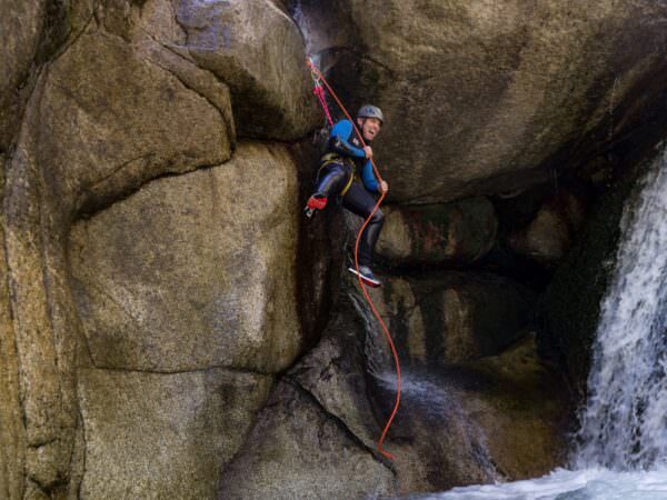 Rappel in de canyon van Soussouéou, Artouste