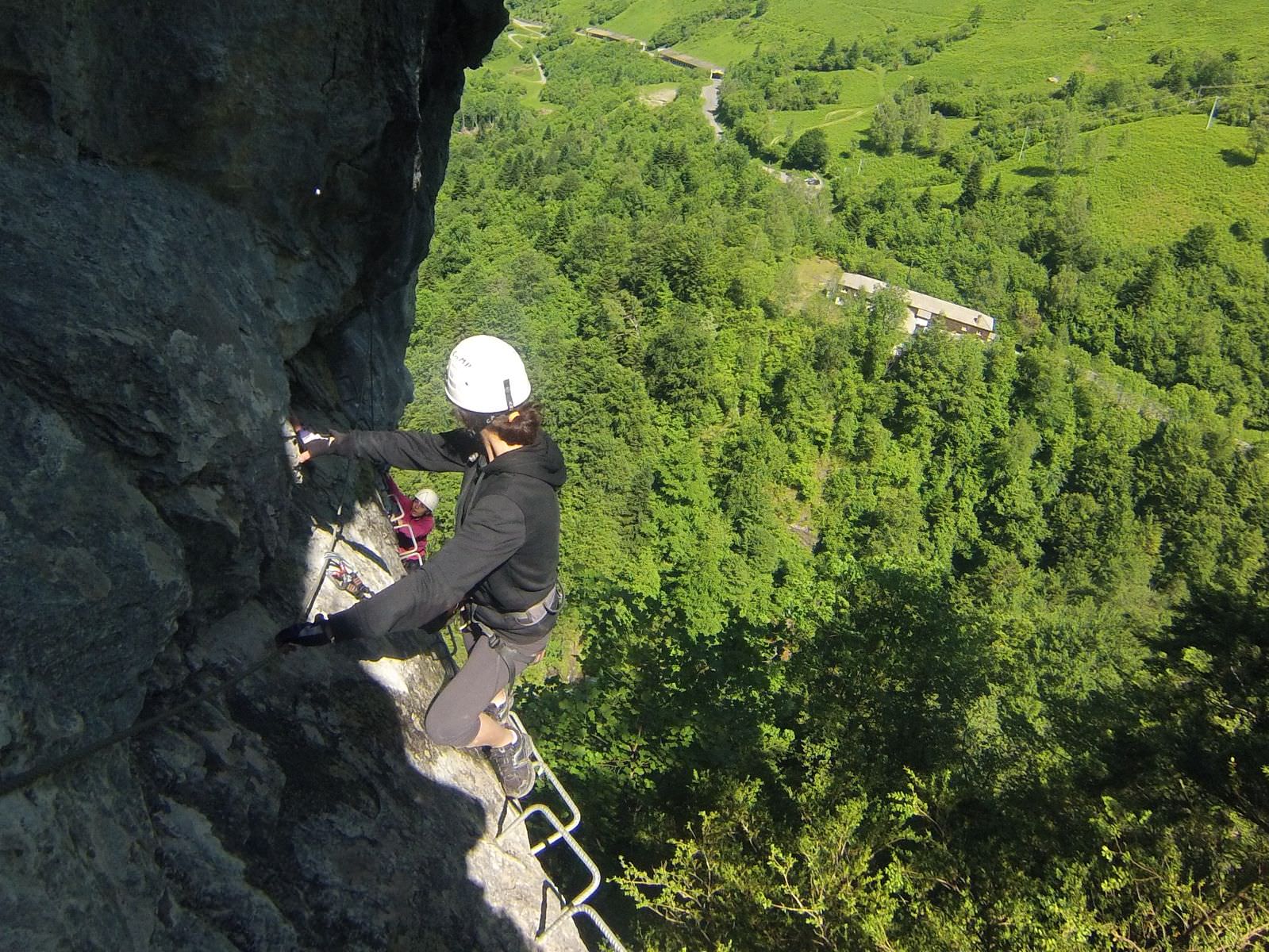 klimmen in de via ferrata van Siala in Gourette