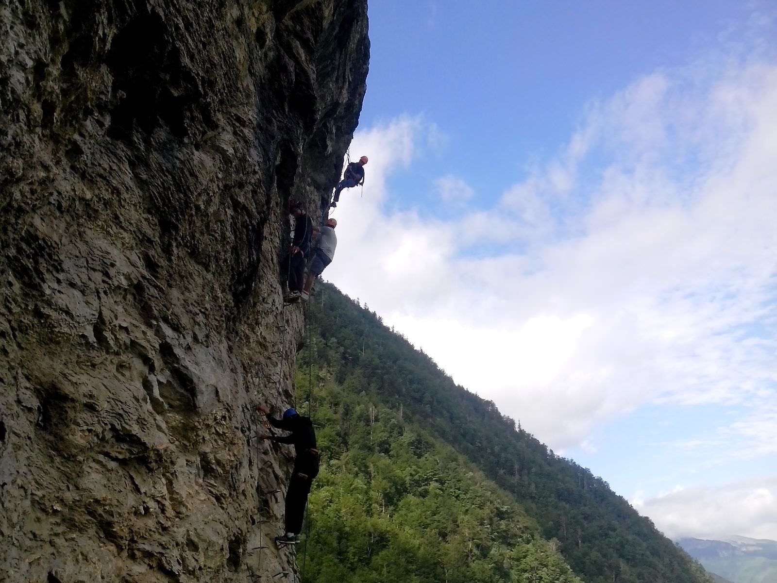 Via Ferrata Laruns Pyreneeën overhang