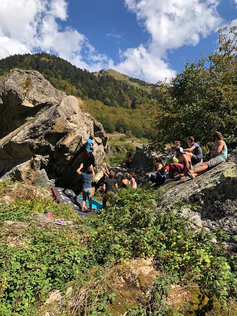 bouldering bridge of camps - Ossau valley - Artouste