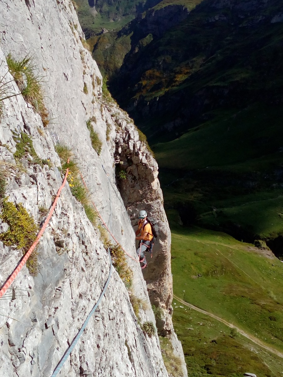 Grande voie escalade Pène Sarrière- gourette Pyrénées