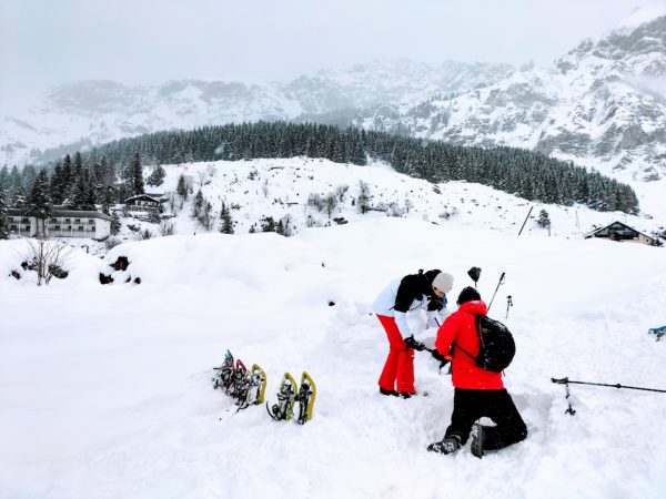 Demi-journée "Construction d’igloos en famille autour de Gourette" – Image 2